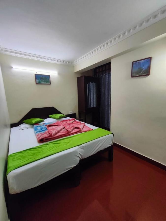 Munnar Kaippalli Budget Homestay Экстерьер фото